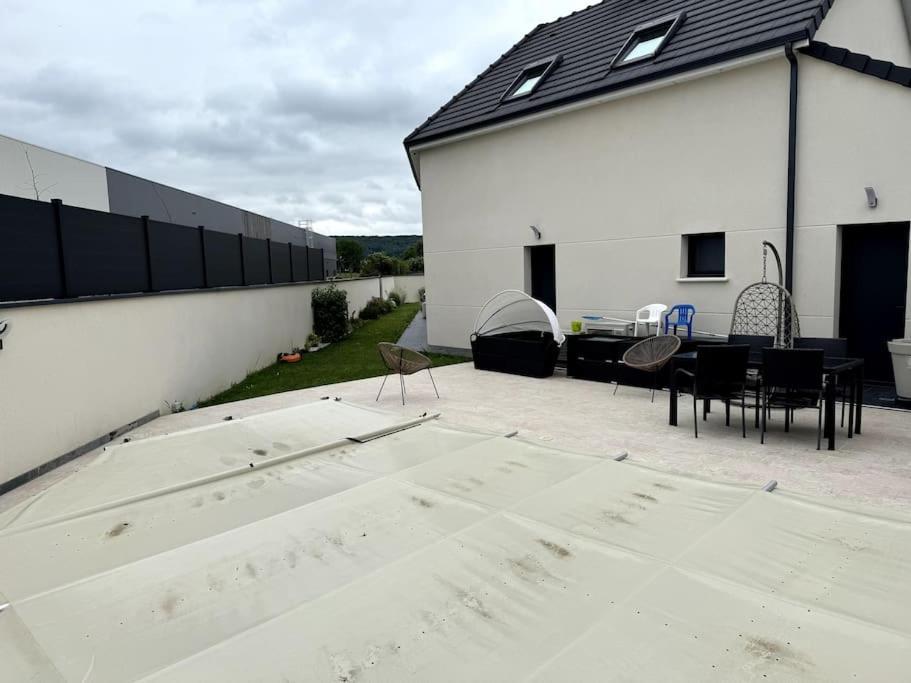 Belle Maison Avec Piscine Chauffee Sans Vis-a-vis * Caudebec-les-Elbeuf