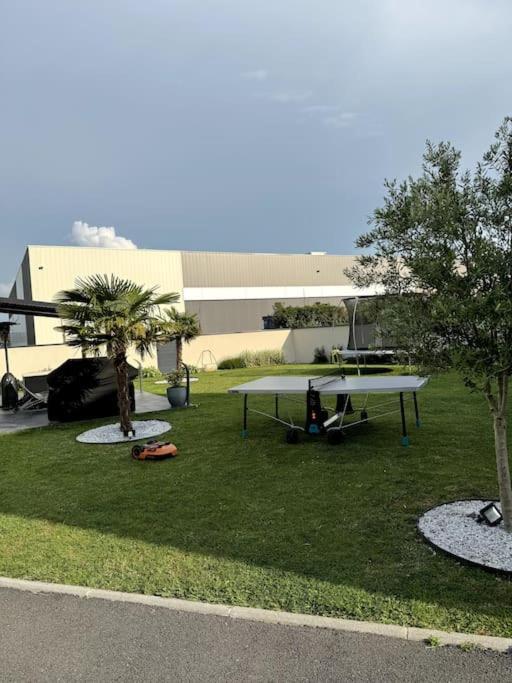 Hébergement de vacances Belle Maison Avec Piscine Chauffee Sans Vis-a-vis