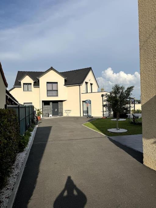Belle Maison Avec Piscine Chauffee Sans Vis-a-vis Hébergement de vacances Caudebec-les-Elbeuf